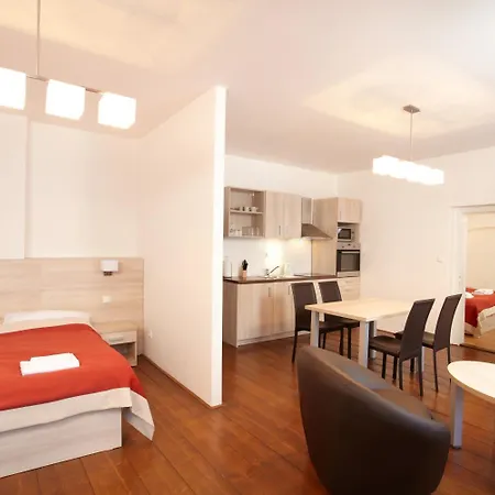 Muzeum Vltavínů Apartamento *