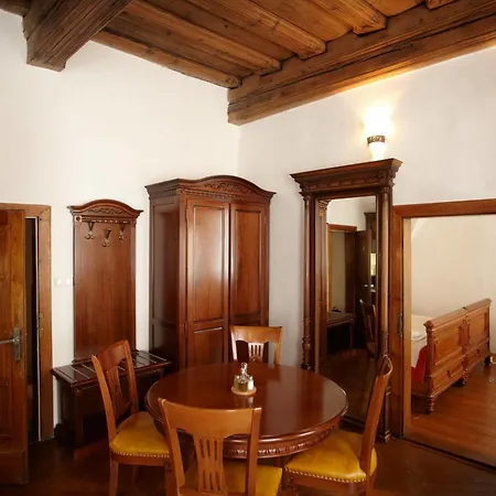 Muzeum Vltavinu Apartman *