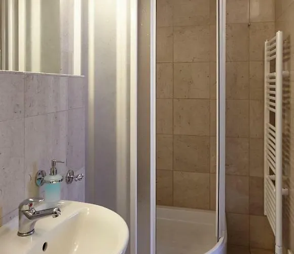 Muzeum Vltavinu * Чески-Крумлов